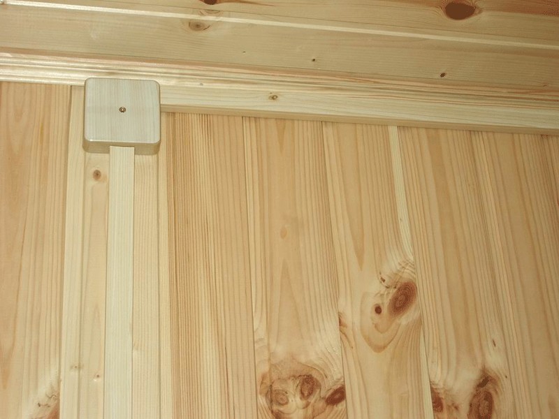 Монтаж кабель канала в деревянном доме