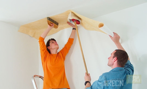 потолок обоями 2++