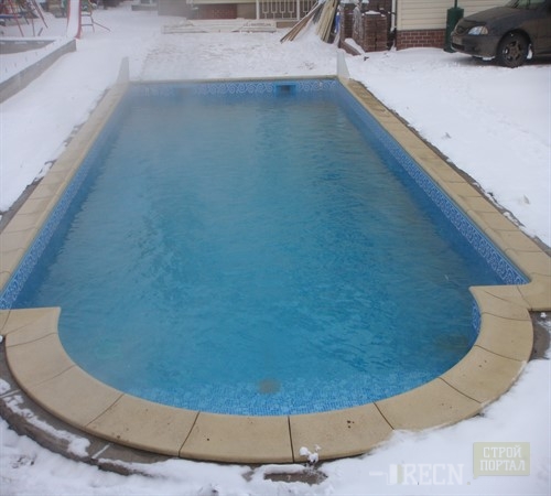 Piscina in winter_500x450