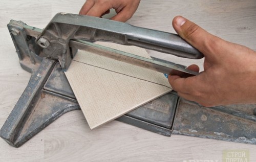 Cutting-Ceramic-Tile_1