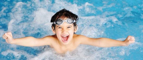 swimming-child-splash