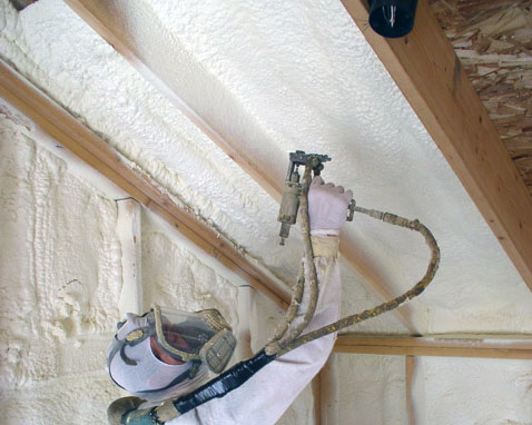 Isolation de plafond par pulvérisation